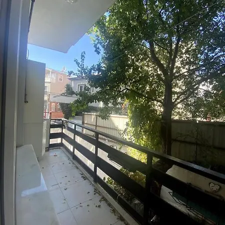 Ortakoy Sahilde Otoparkli 3+1 Ferah Genis Daire Apartamento