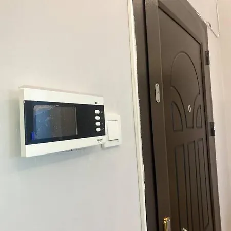 Ortakoy Sahilde Otoparkli 3+1 Ferah Genis Daire * イスタンブール